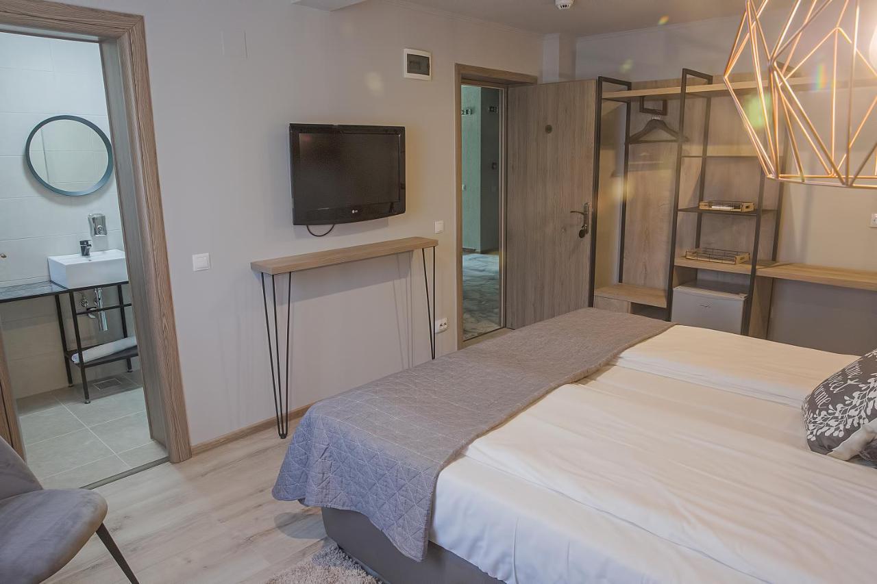 Hotel Corvin House Hunedoara Exterior foto